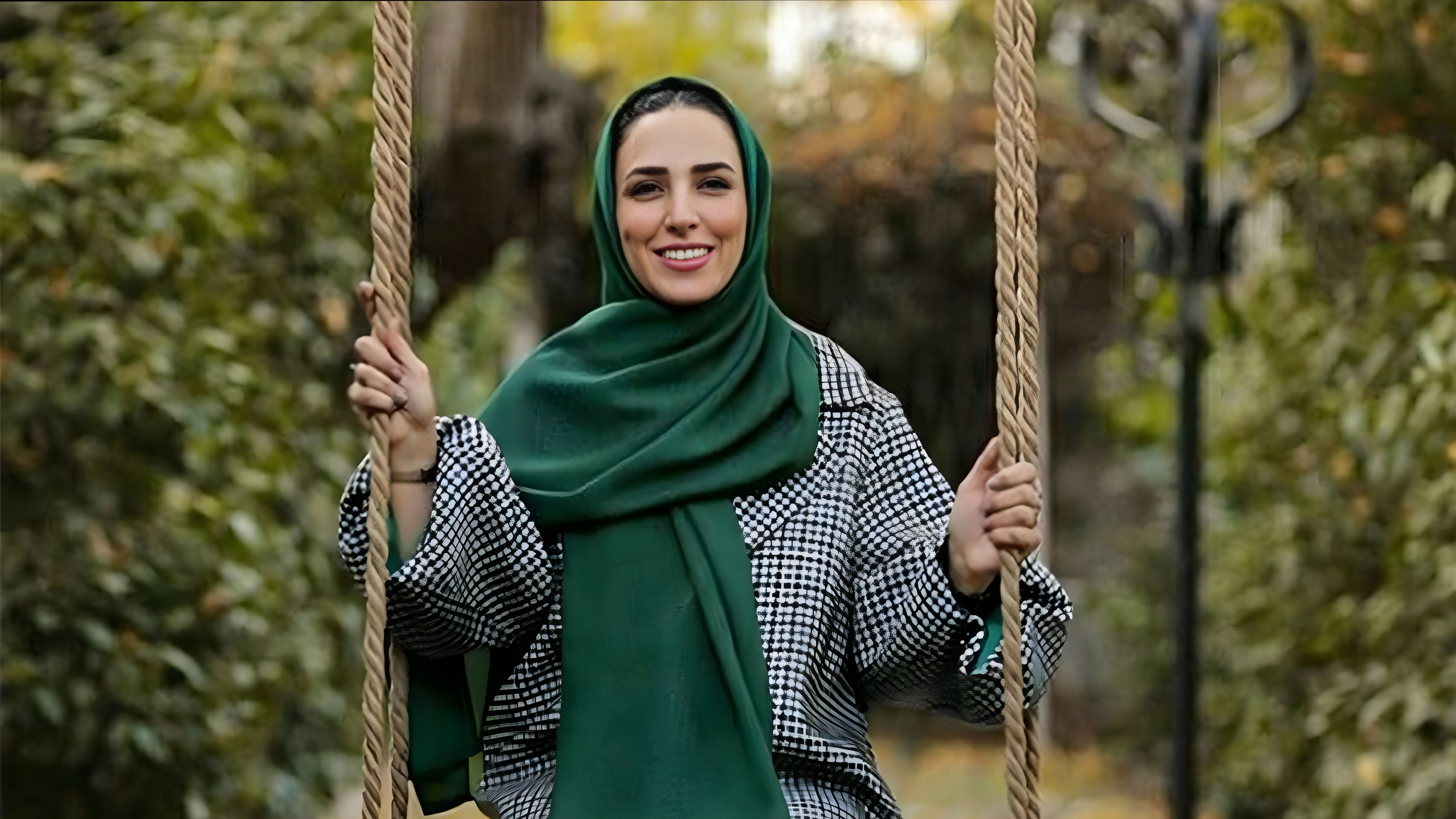 تم طلایی سفره عقد سوگل طهماسبی: ترکیب لوکس و جذاب!