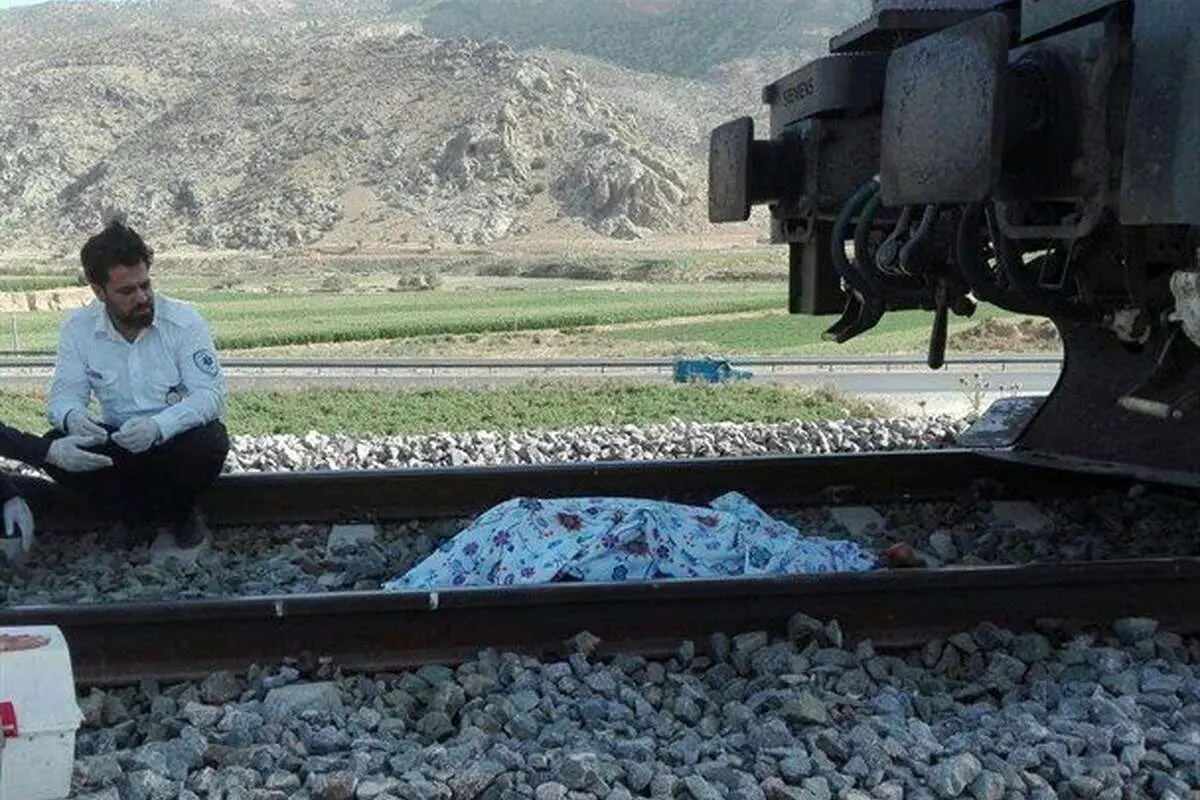 برخورد مرگبار عابر پیاده با قطار در تاکستان