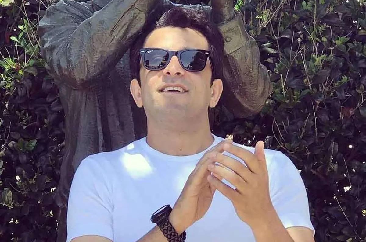 عکس احساسی مجید یاسر بازیگر سریال نون خ در کنار دخترش