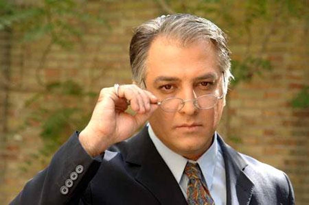 هنرنمایی و انتقاد ایرج نوذری از تغییر لحن برخی افراد در آنتن زنده