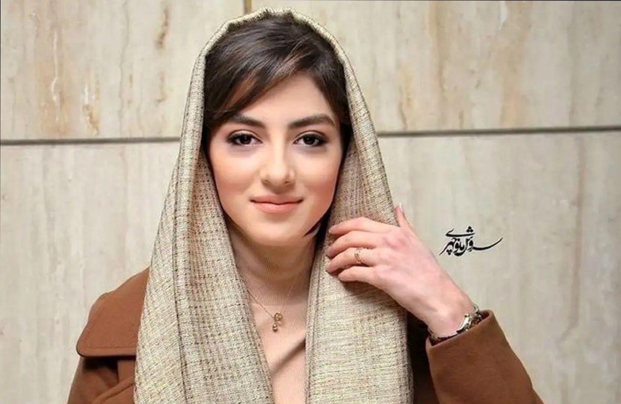 حس و حال عاشقانه پردیس پورعابدینی با آهنگ علی زندوکیلی؛ جهنمیست میان قلب آرامت!