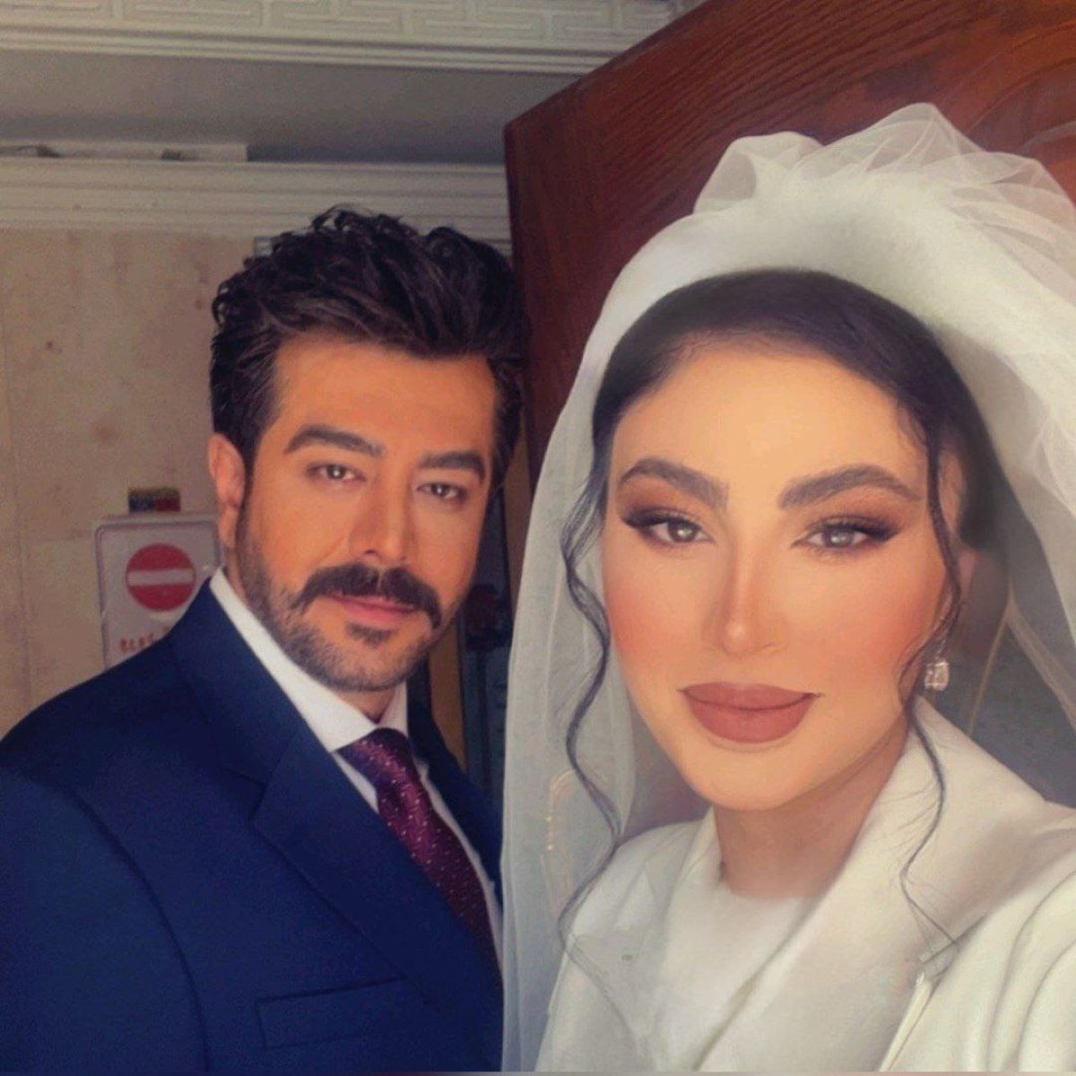 دلبری سهیل قاصدی برای همسرش مریم مومن در روز زن