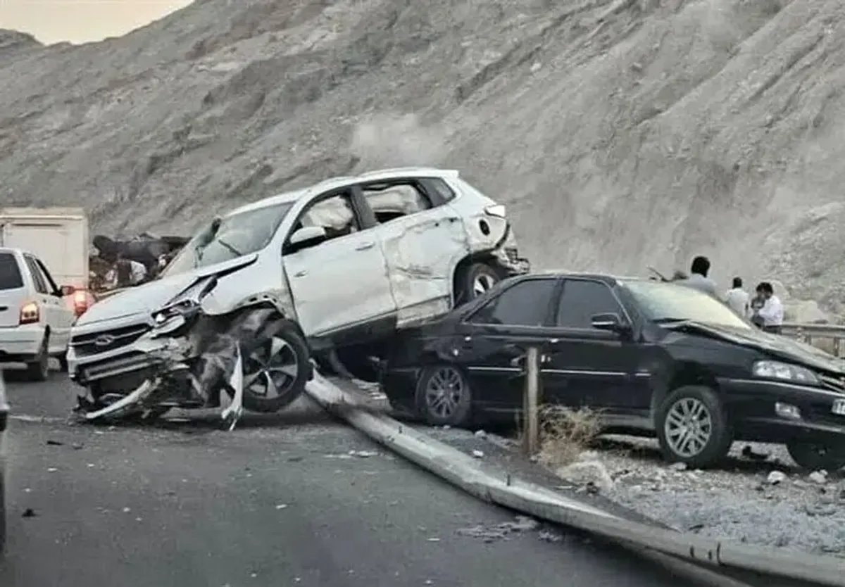 تصادف زنجیره‌ای در اتوبان تهران–کرج با 11 مصدوم و ۳ فوتی