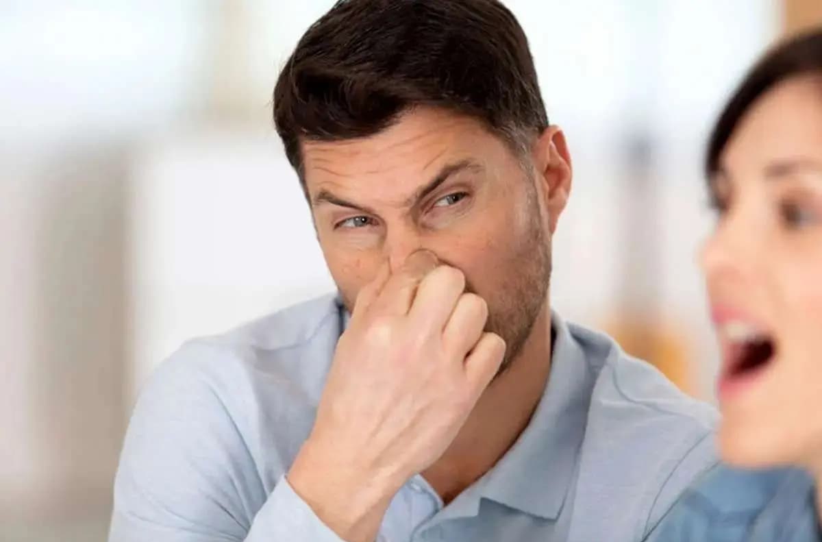 با این خوراکی بوی بد دهان را از بین ببرید