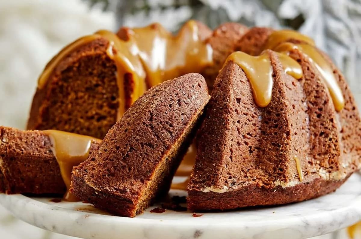 طرز تهیه کیک نسکافه‌ای با بافت پنبه‌ای به روش ساده