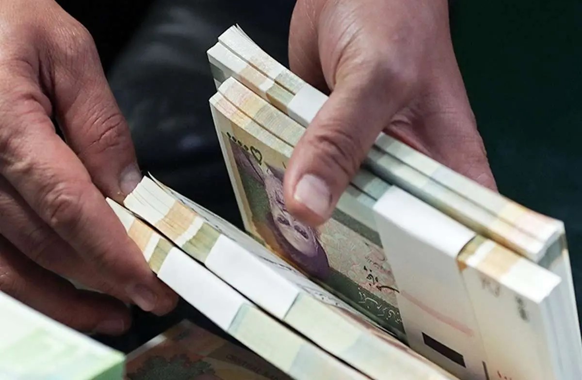 تعیین سقف معافیت مالیاتی حقوق 1404| حقوق تا ۲۴ میلیون تومان از پرداخت مالیات معاف شد