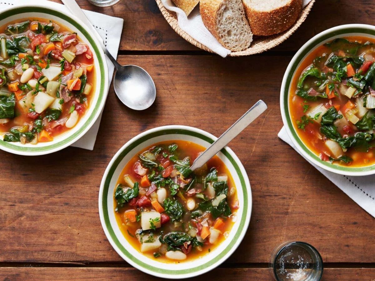 طرز تهیه سوپ ایتالیایی؛ مینسترونه یک سوپ مقوی برای سرماخوردگی