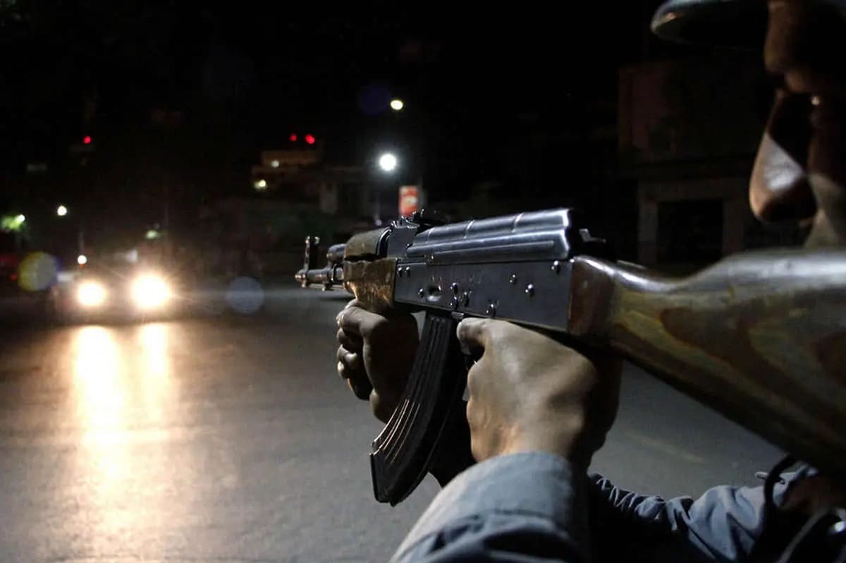 تیراندازی به ایست بازرسی پلیس در فهرج کرمان با 4 کشته